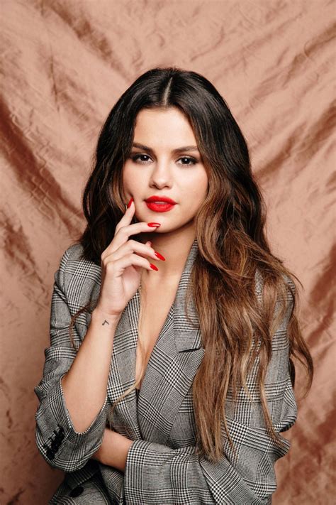 current images of selena gomez